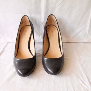 Nine West Handjive Round Toe Pumps in Navy Blue